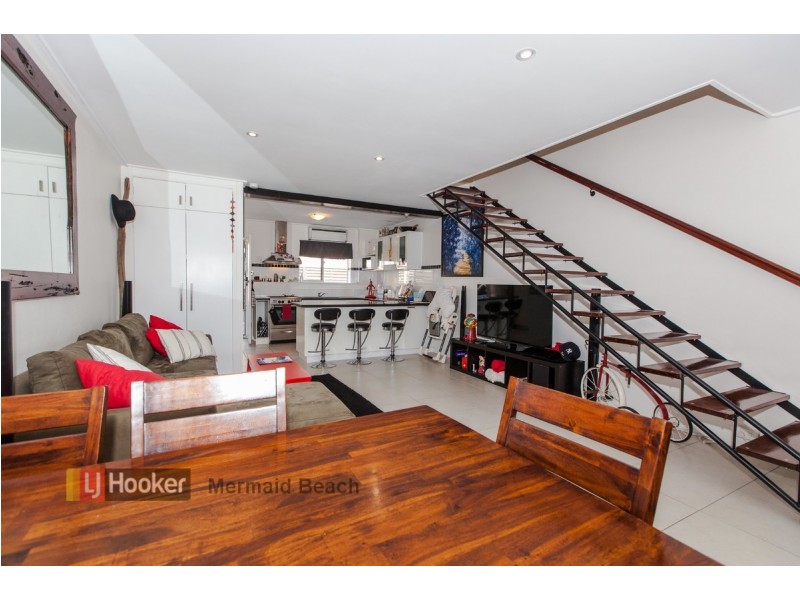 2/38 Sunbrite Avenue, Mermaid Beach QLD 4218