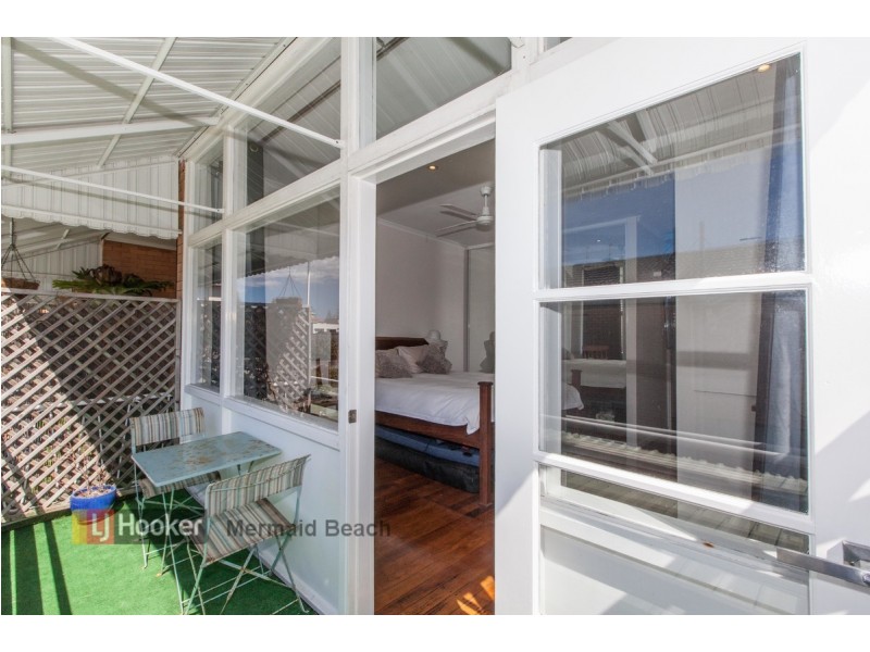 2/38 Sunbrite Avenue, Mermaid Beach QLD 4218