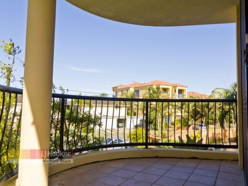 18/2 Fraser Avenue, Miami QLD 4220