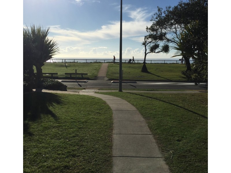 18/2 Fraser Avenue, Miami QLD 4220