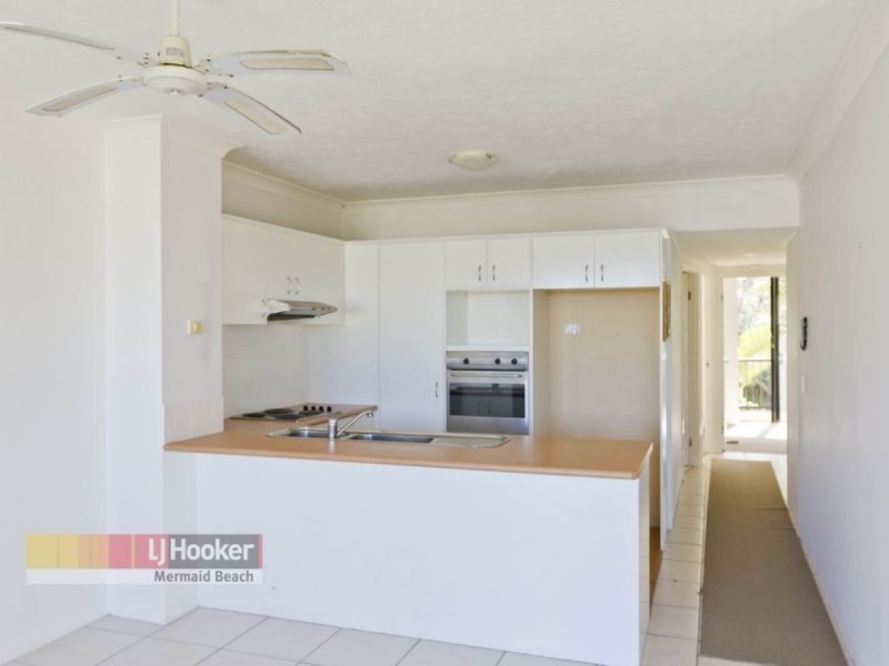 18/2 Fraser Avenue, Miami QLD 4220