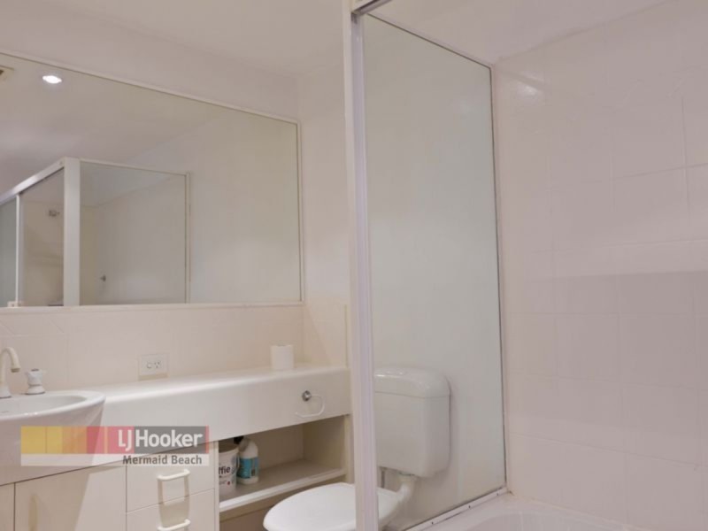 18/2 Fraser Avenue, Miami QLD 4220