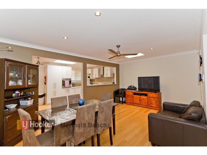 14 Caprice Court, Mermaid Waters QLD 4218