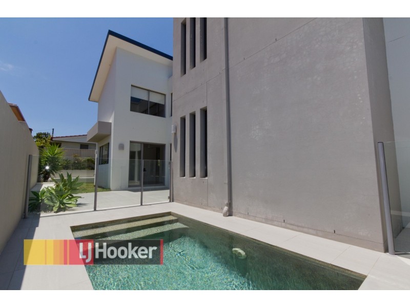 1/9 Dolphin Avenue, Mermaid Beach QLD 4218