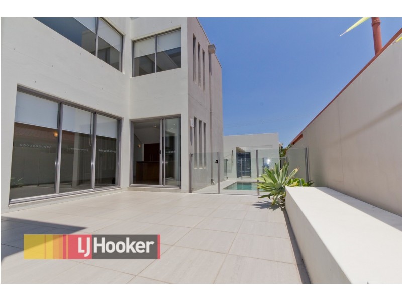 1/9 Dolphin Avenue, Mermaid Beach QLD 4218