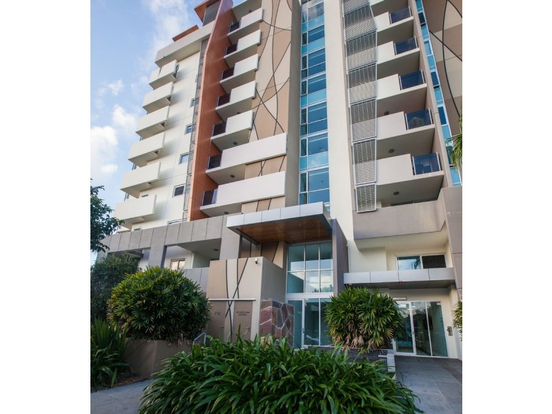 55/53 Darrambal Street, Chevron Island QLD 4217