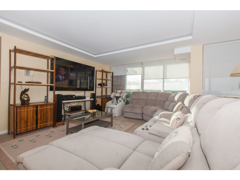 55/53 Darrambal Street, Chevron Island QLD 4217