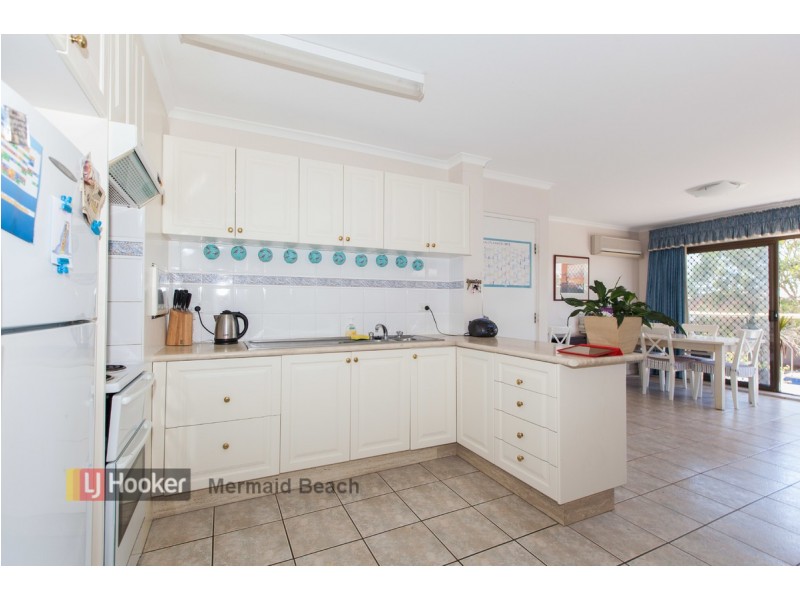 5/4 Mary Avenue, Broadbeach QLD 4218