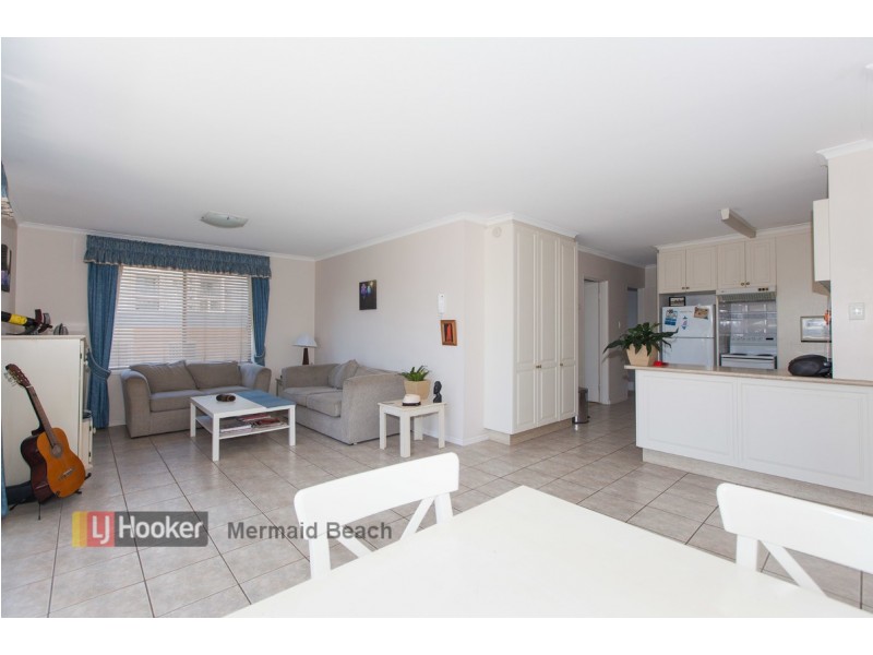 5/4 Mary Avenue, Broadbeach QLD 4218