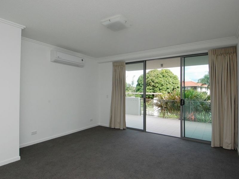 9/2 Gaven Crescent, Mermaid Beach QLD 4218