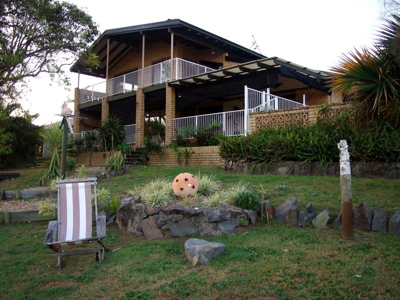 35 Sundowner Court, Mermaid Waters QLD 4218