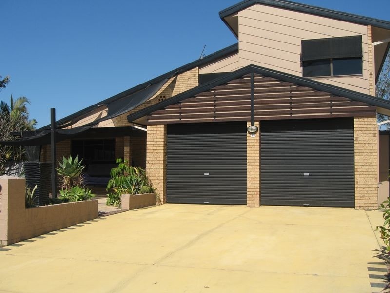 35 Sundowner Court, Mermaid Waters QLD 4218