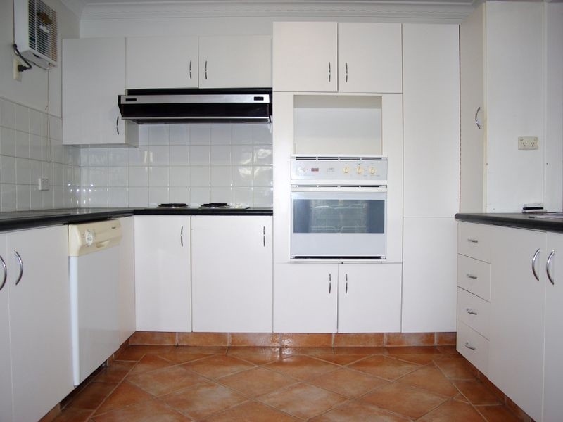 35 Sundowner Court, Mermaid Waters QLD 4218