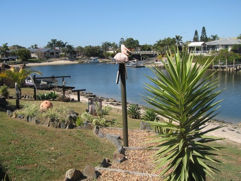 35 Sundowner Court, Mermaid Waters QLD 4218