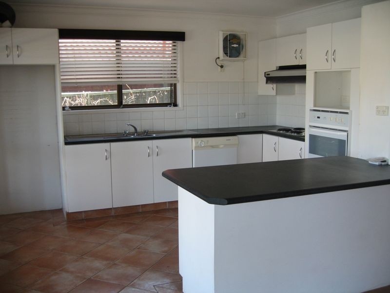 35 Sundowner Court, Mermaid Waters QLD 4218