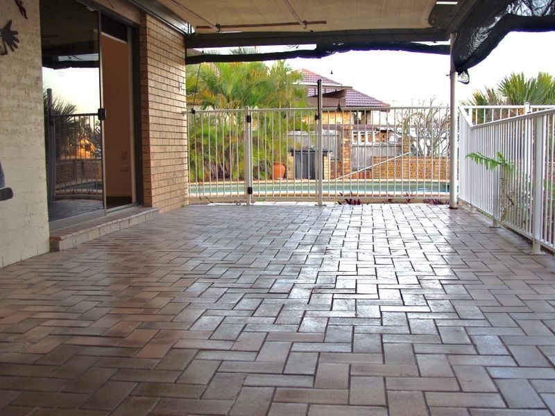 35 Sundowner Court, Mermaid Waters QLD 4218