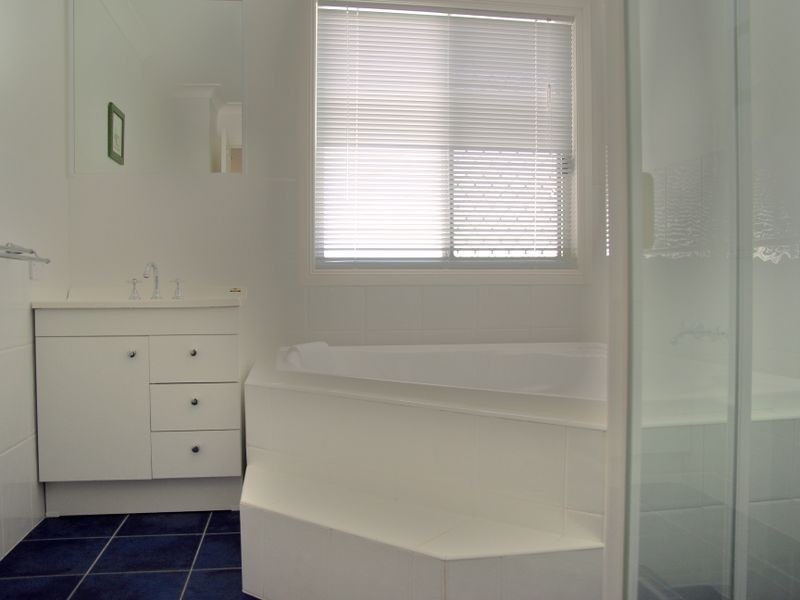 13 Mellum Circuit, Pacific Pines QLD 4211