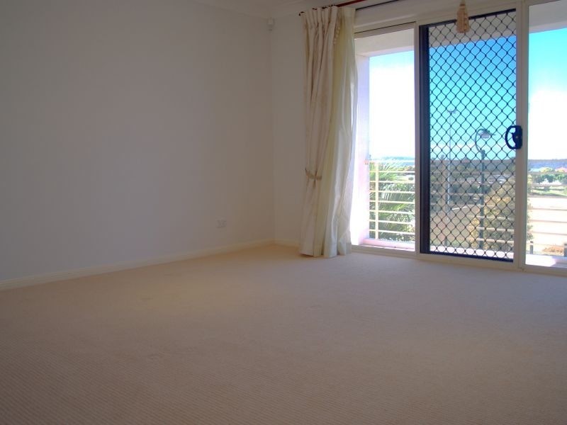 13 Mellum Circuit, Pacific Pines QLD 4211