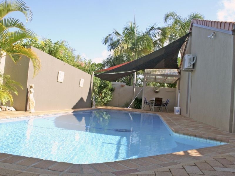 2 Salamander Street, Mermaid Waters QLD 4218