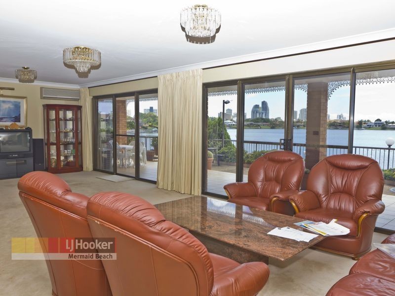 12 Lowanna Court, Mermaid Waters QLD 4218