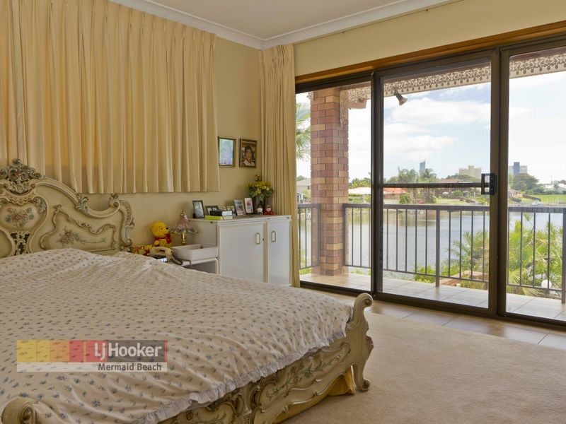 12 Lowanna Court, Mermaid Waters QLD 4218