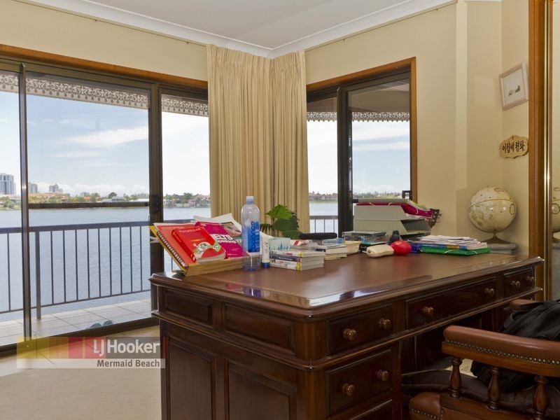 12 Lowanna Court, Mermaid Waters QLD 4218