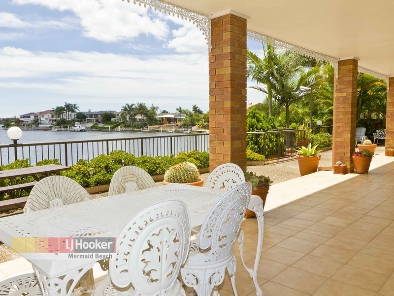 12 Lowanna Court, Mermaid Waters QLD 4218