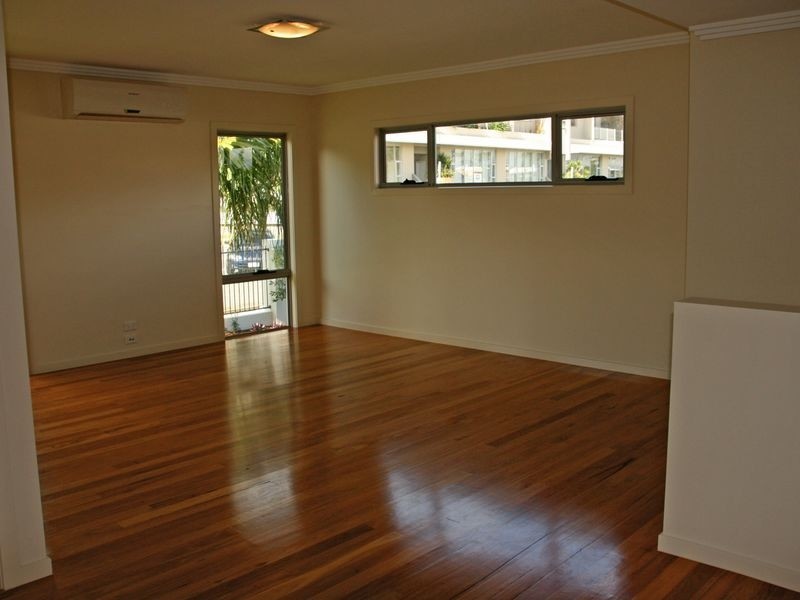 2/9 Nundah Avenue, Miami QLD 4220