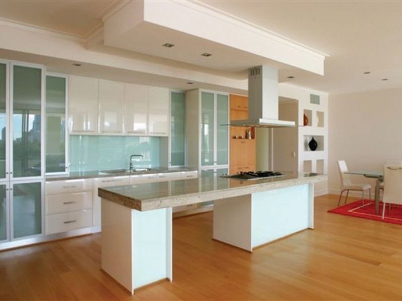 120 Surf Parade, Broadbeach QLD 4218