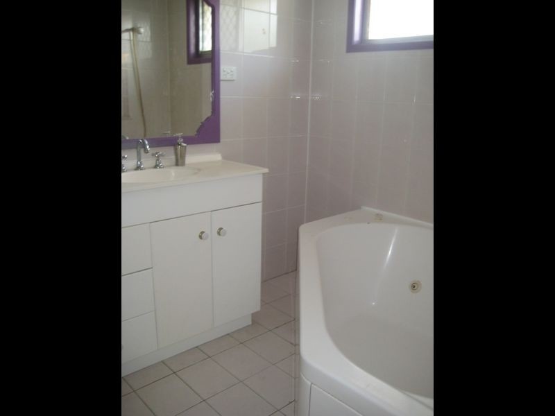 11 Bosworth St,, Coopers Plains QLD 4108