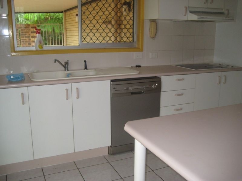 11 Bosworth St,, Coopers Plains QLD 4108