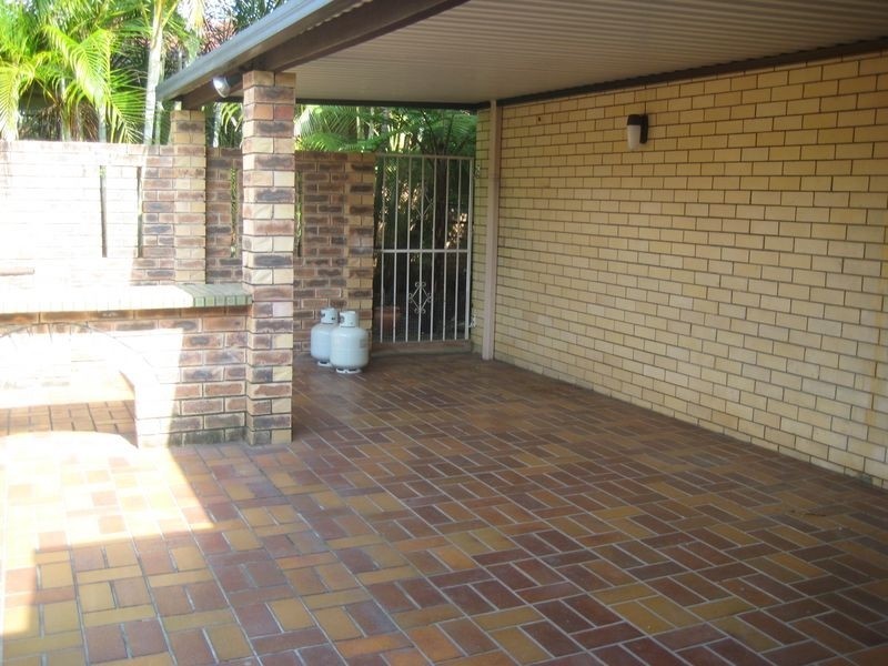 11 Bosworth St,, Coopers Plains QLD 4108