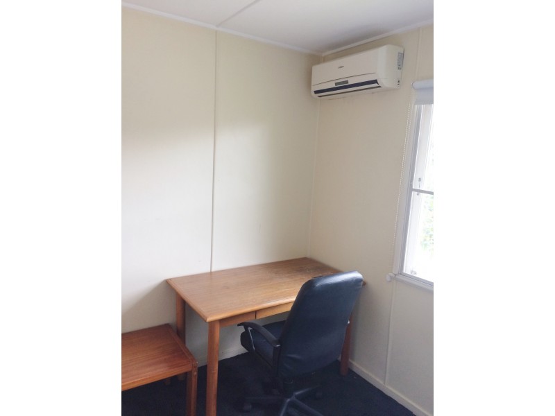 Room 2/11 Salford St, Salisbury QLD 4107