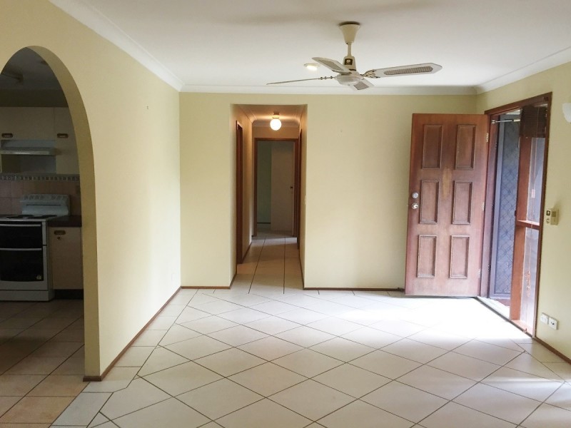 33 Bennett Drive, Regents Park QLD 4118