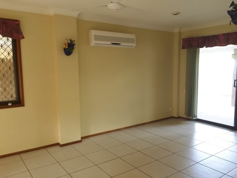 33 Bennett Drive, Regents Park QLD 4118