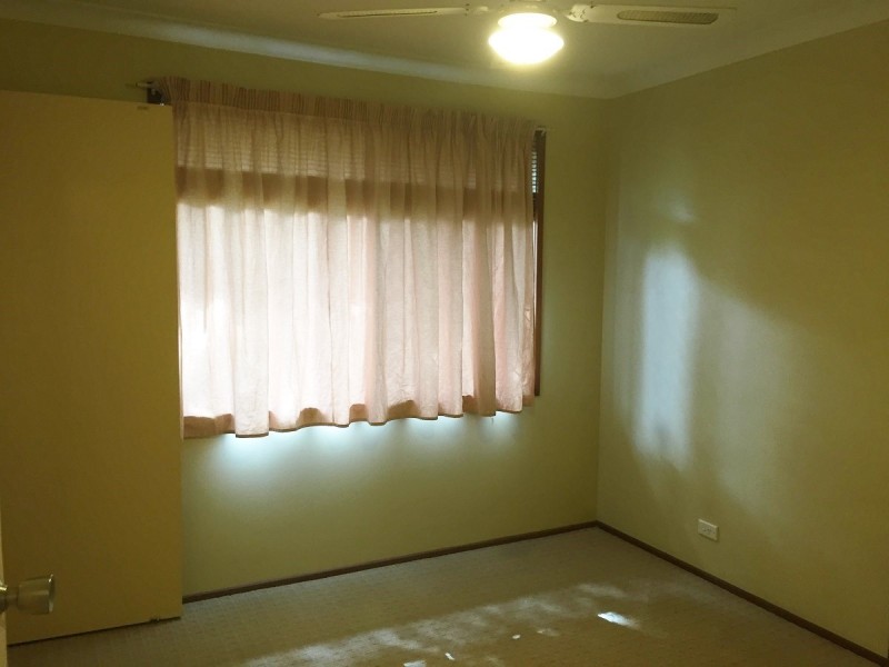 33 Bennett Drive, Regents Park QLD 4118