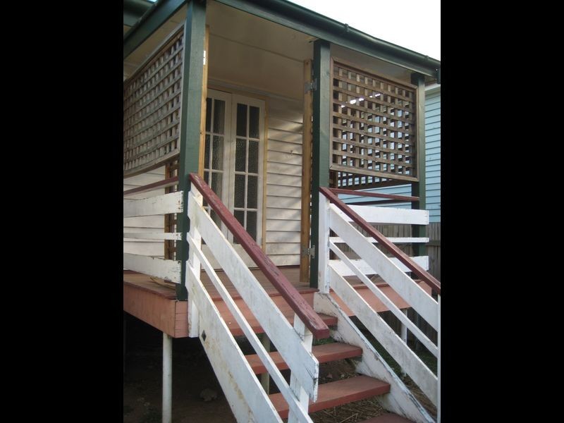 32 Hamilton Rd, Moorooka QLD 4105