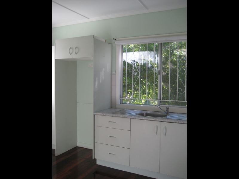 32 Hamilton Rd, Moorooka QLD 4105