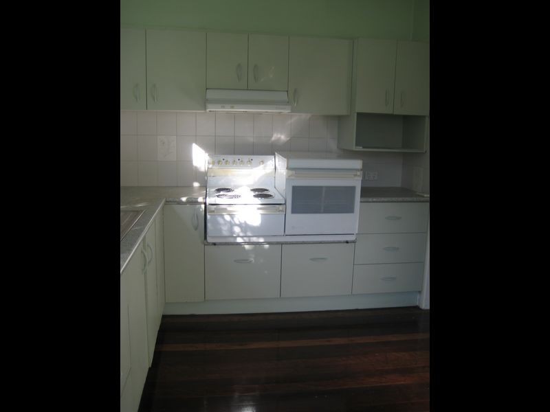 32 Hamilton Rd, Moorooka QLD 4105