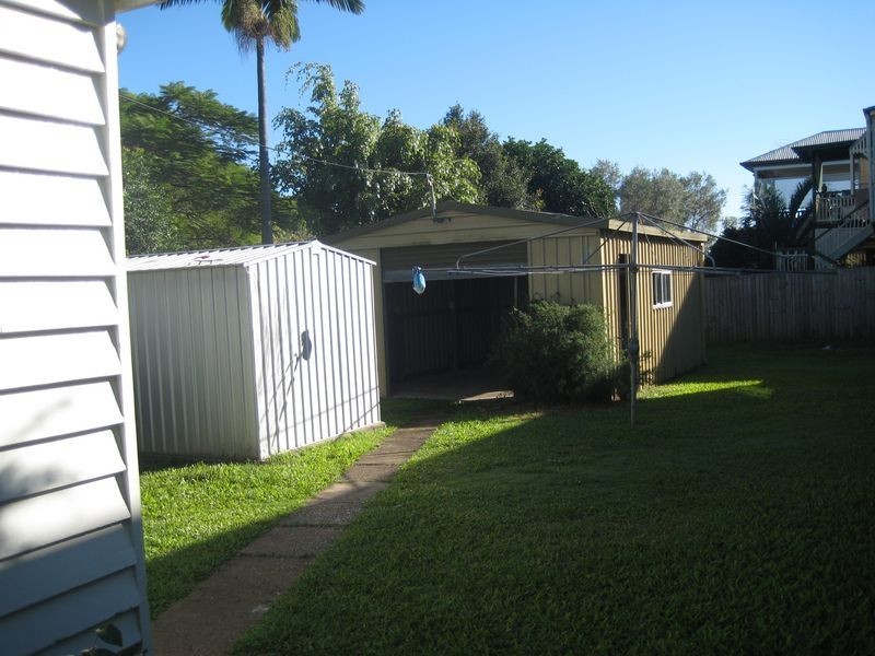 32 Hamilton Rd, Moorooka QLD 4105