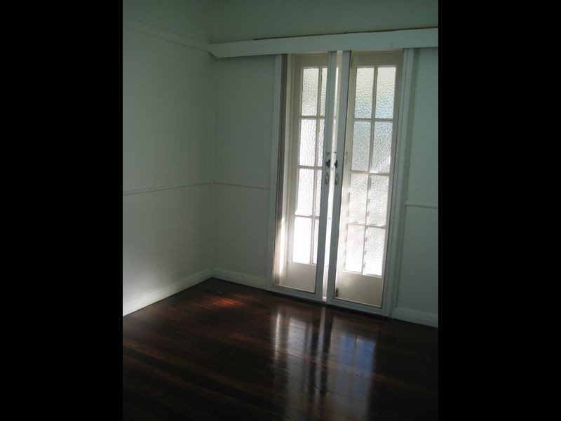32 Hamilton Rd, Moorooka QLD 4105