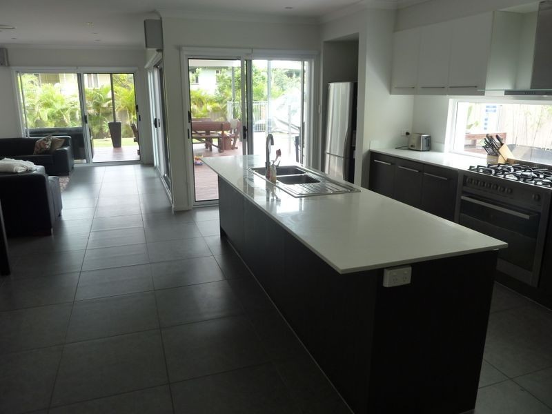 10 Megalong Street, Holland Park West QLD 4121