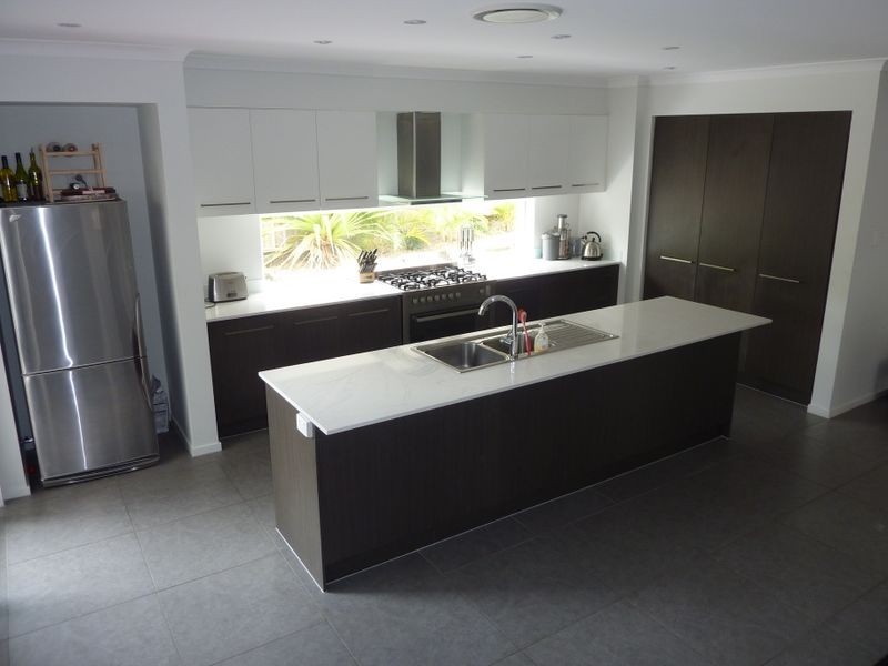 10 Megalong Street, Holland Park West QLD 4121