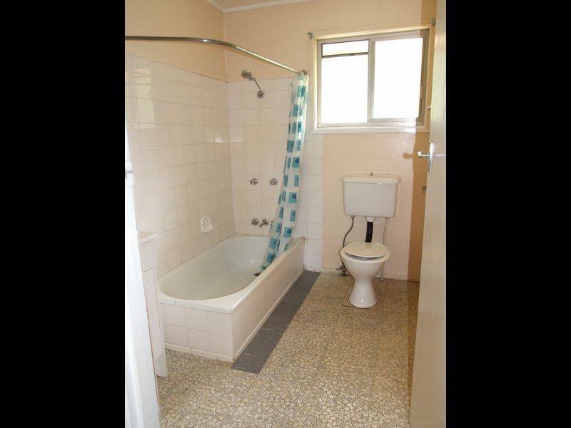 2/4 Arkindale Street, Nathan QLD 4111