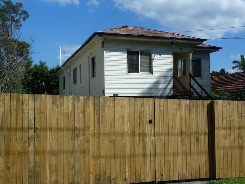 35 Middle Street, Coopers Plains QLD 4108