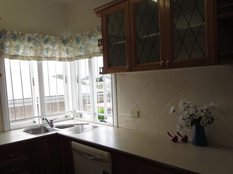 92 Pear St, Greenslopes QLD 4120