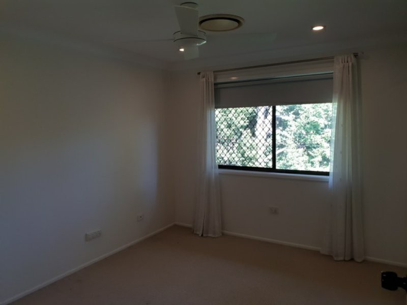 15 Garrawilla St, Robertson QLD 4109