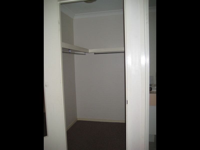 48 Chauvin St, Robertson QLD 4109