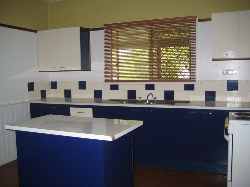 15 Clare Rd, Rocklea QLD 4106