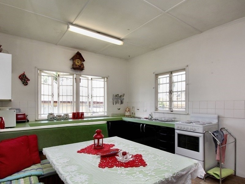 1084 Boundary Rd, Coopers Plains QLD 4108